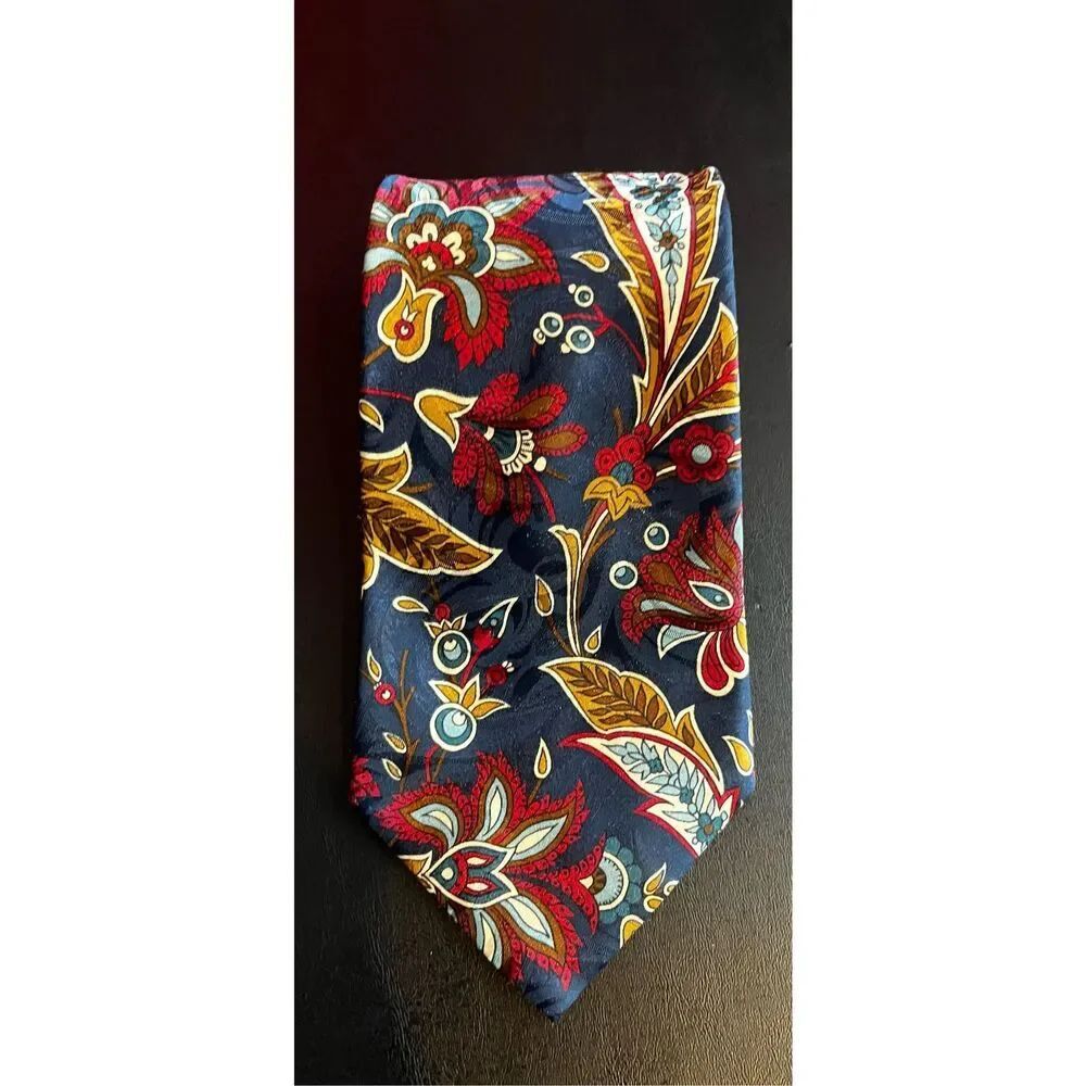 Geoffrey Beene tie